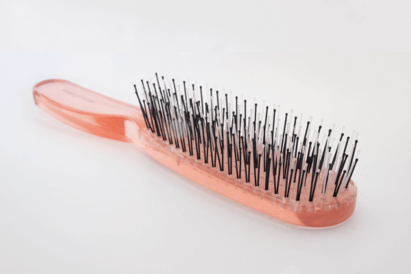 Brosse à cheveux à picots