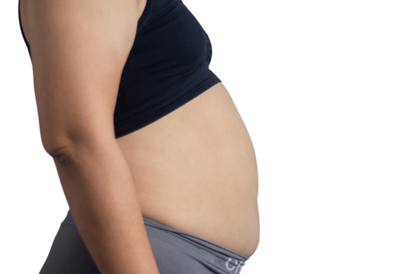 Femme ventre gonflé