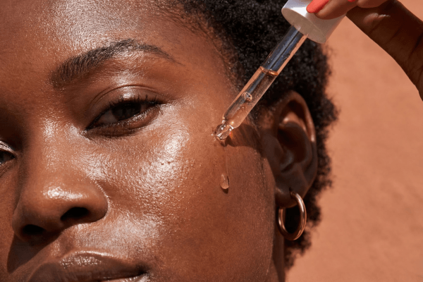 Sérum et masque LED : le guide complet pour choisir les bons actifs et booster vos résultats