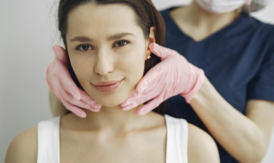 Lifting du cou avant après : Guide complet 2026