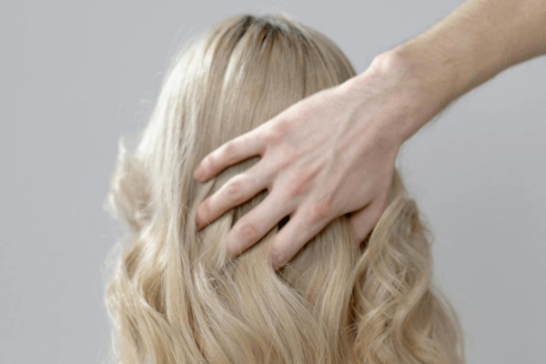 Mésothérapie cheveux : comment ça marche, pour qui c’est fait, et quels résultats attendre vraiment