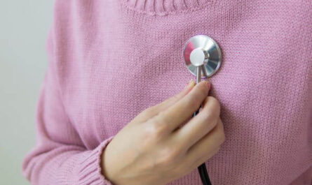 Symptôme de la crise cardiaque d'une femme